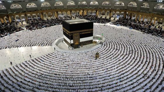 Muslim worshippers pray around the Kaaba at the Grand Mosque in Saudi Arabia's holy city of Mecca on July 5, 2022. - One million people, including 850,000 from abroad, are allowed to participate in this year's hajj -- a key pillar of Islam that all able-bodied Muslims with the means are required to perform at least once -- after two years of drastically curtailed numbers due to the coronavirus pandemic. (Photo by AFP)