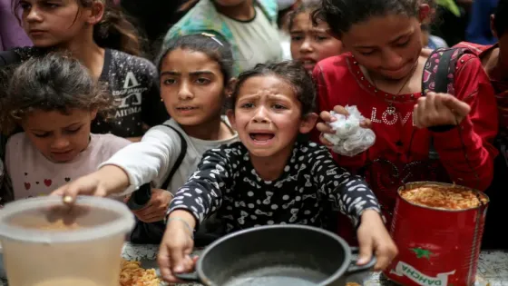رضيعة فلسطينية تموت جوعا بين ذراعي أمها في غزة المحاصرة