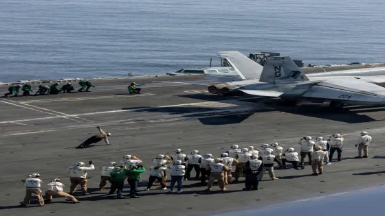 الجيش الأمريكي يعلن توسيع عملياته العسكرية واستهداف العمق الإيراني