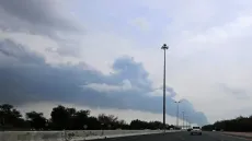 استهداف دول الخليج.. إصابات في دبي وحريق بناقلة كويتية