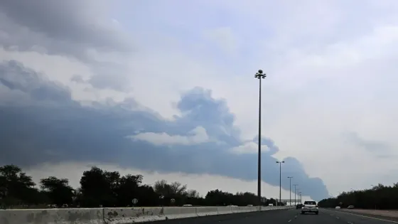 استهداف دول الخليج.. إصابات في دبي وحريق بناقلة كويتية