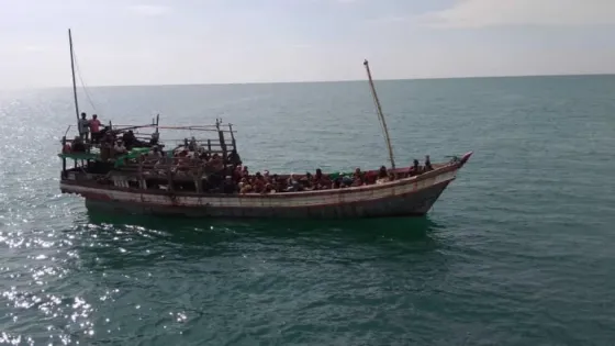 فقدان 250 شخصاً بعد انقلاب قارب للاجئين في بحر أندامان