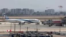 أضرار بالغة لثلاث طائرات بمطار بن غوريون جراء قصف إيراني