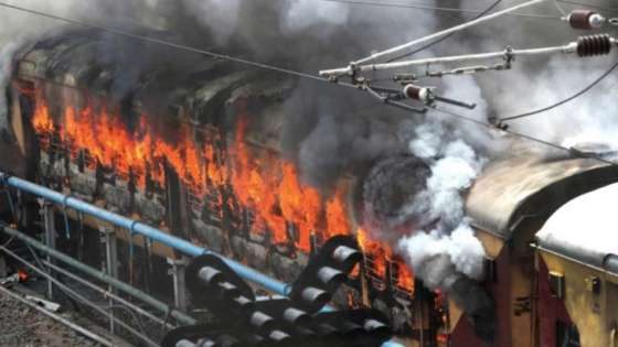 أعمال عنف وحرق قطارات في الهند بسبب التجنيد المؤقت