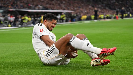 MADRID, SPAIN - FEBRUARY 01: Jude Bellingham of Real Madrid goes down with an injury during the LaLiga EA Sports match between Real Madrid CF and Rayo Vallecano de Madrid at Estadio Santiago Bernabeu on February 01, 2026 in Madrid, Spain. (Photo by Denis Doyle/Getty Images)