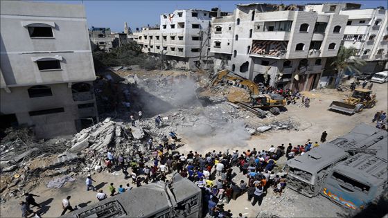 دون سابق انذار غارات الاحتلال على غزة دمرت البيوت على رؤوس ساكنيها