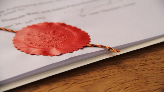 تعليمات جديدة لتنظيم عمل المترجمين أمام الكاتب العدل