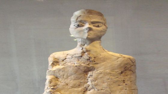 تمثال عين غزال شعار مؤتمر تاريخ الأردن وآثاره