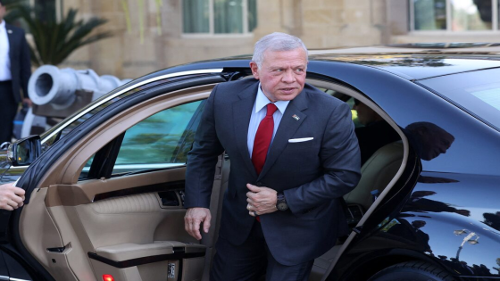 الملك يعود إلى أرض الوطن بعد زيارة خاصة