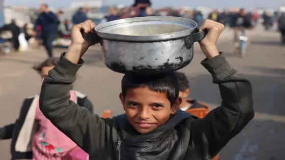 الرئيس الفسطيني يناشد العالم لإدخال المساعدات إلى غزة ووقف الحرب