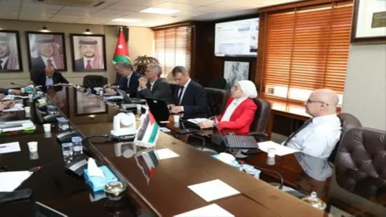 وزير المياه يبحث مع وفد البنك الدولي المشاريع المنفذة
