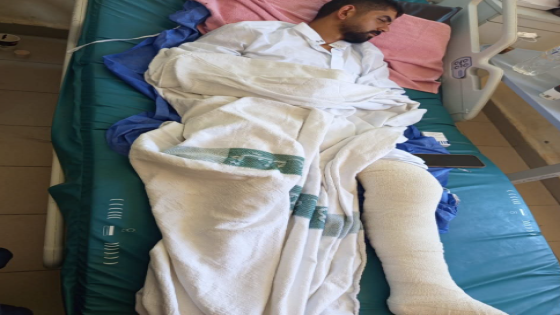 هجوم مروع.. قطيع كلاب ضالة ينهش شابا ويفجر غضبا في السلط