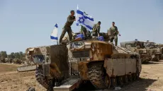 إسرائيل تجدد إنذار اللبنانيين بإخلاء جنوب نهر الليطاني