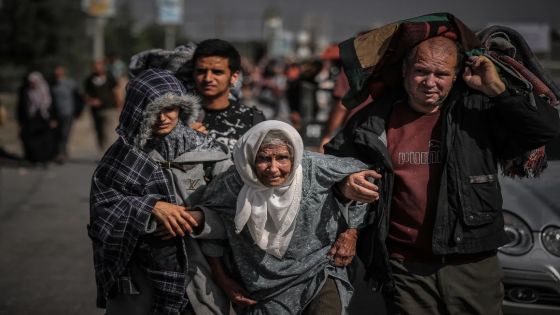 العدوان والحصار يحرمان كبار السن بغزة من حقهم في الغذاء والدواء