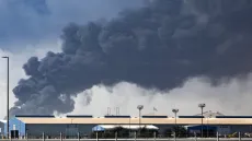 موجة جديدة من الصواريخ والمسيّرات الإيرانية على الدوحة والكويت ودبي وأبوظبي والبحرين