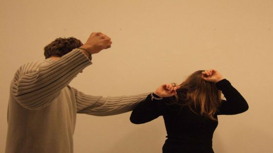 وفاة سيدة ضرباً على يد زوجها في العاصمة عمّان