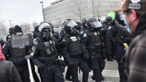 قل كتيبتي جند جوا من ألاسكا تمهيدا لنشرهما في مينيسوتا