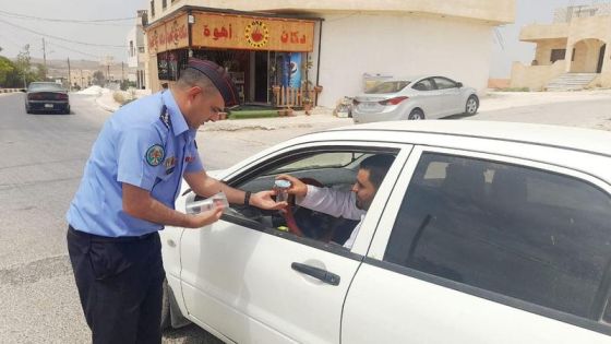 رجال الأمن في الميدان .. لم تثنهم أشعة الشمس عن تأدية واجباتهم