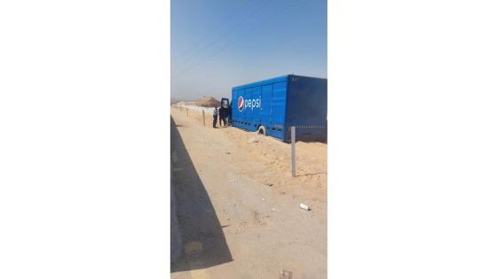 سائق شاحنة نقل يتفادى كارثة على طريق البحر الميت