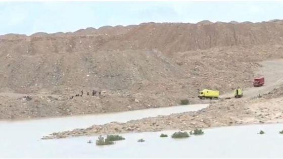 فرق الإنقاذ تواصل البحث عن الحدث المفقود جراء سيول الحسا