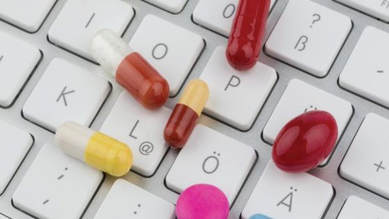 ملكاوي : بيع الأدوية عبر صفحات التواصل الاجتماعي محظور