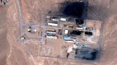 مسؤول: إسرائيل تنتظر الضوء الأخضر الأمريكي لمهاجمة منشآت طاقة إيرانية