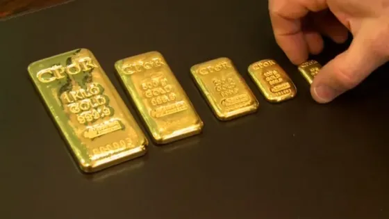 سعر الذهب يحطم رقما قياسيا جديدا بتخطيه 3500 دولار للأونصة