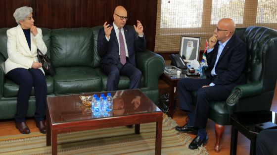 وزير المياه والري يبحث أوجه التعاون المشترك مع وزير الفلاحة والموارد المائية التونسي