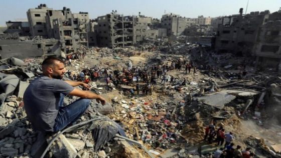 مسلمون ومسيحيون ويهود وهندوس يُصلُّون بغرفة واحدة دعما لغزة