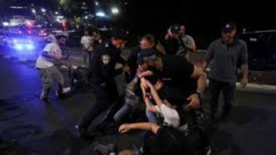 عاجل – إصابة شرطي إسرائيلي واعتقال متظاهرين في القدس