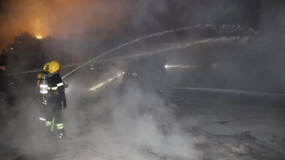 الدفاع المدني يخمد حريق مستودع ومشغل خضار في محافظة البلقاء