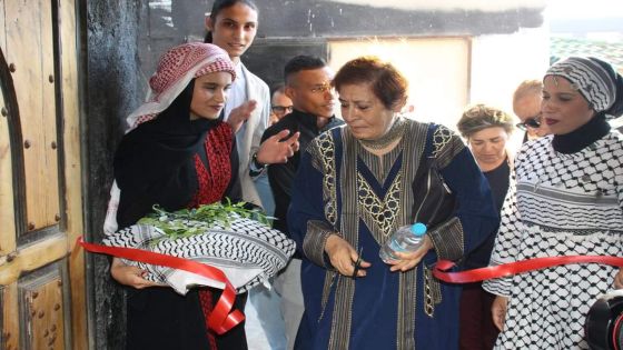 الفنانه جولييت عواد تفتتح المعرض التراثي الاردني الفلسطيني في ملتقى الحقل الثقافي