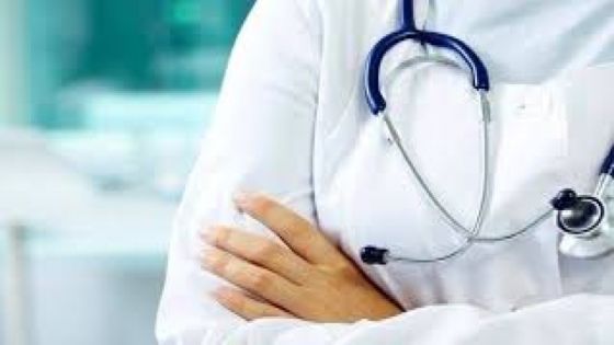 غضب واسع على مواقع التواصل الاجتماعي ببسب فصل ممرضة من احدى المستشفيات لإرتدائها “جلباب”