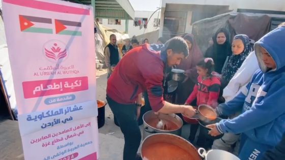 بالفيديو: أبناء عشيرة الملكاوي يتبرعون لتوزيع وجبات إفطار رمضانية على الأهل في غزة