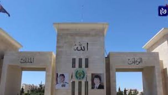 الأمن العام يوضّح تفاصيل فيديو جرى تداوله،٠حول سائق حاول الفرار من رجال الأمن واحدهم متشبث بالمركبة