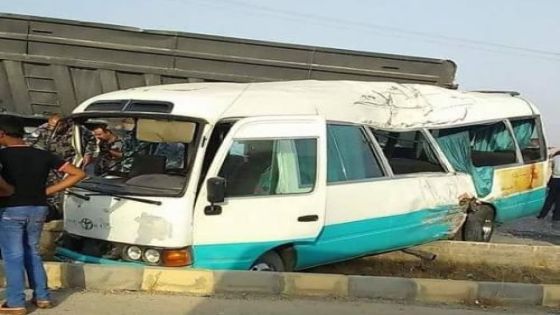 40 إصابة بحادث تصادم بين حافلة وشاحنة على طريق إربد عمّان