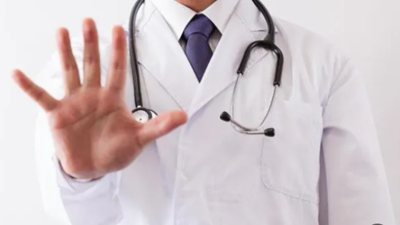 الطراونة: 95% من الاعتداءات على الأطباء يرتكبها مرافقون بأقسام الطوارئ