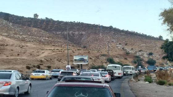أزمة سير خانقة على طريق جرش-عمان