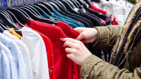 نقيب تجار الألبسة: حركة تسوق طفيفة يشهدها القطاع