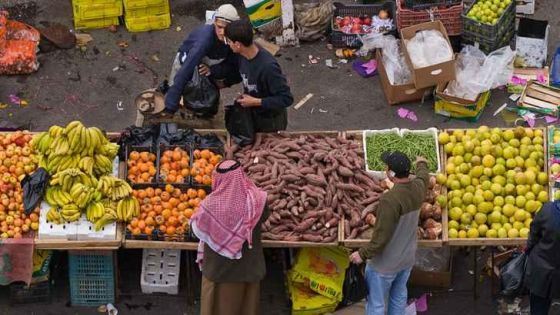 أمين عمان: نتعامل بحزم مع البسطات والاعتداء على الطرق