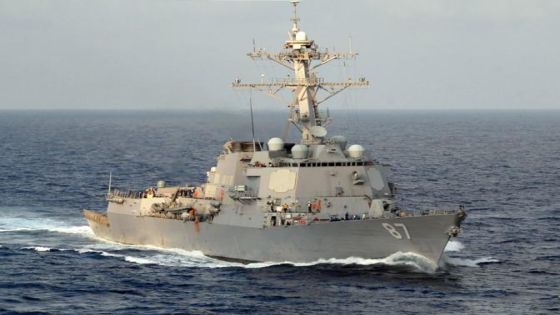 جماعة الحوثي تعلن استهداف سفينتين في البحر الأحمر