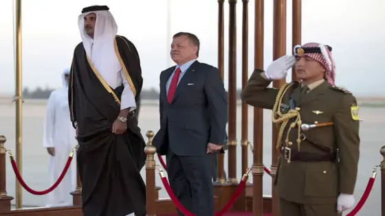 الملك يستقبل أمير قطر في مطار ماركا