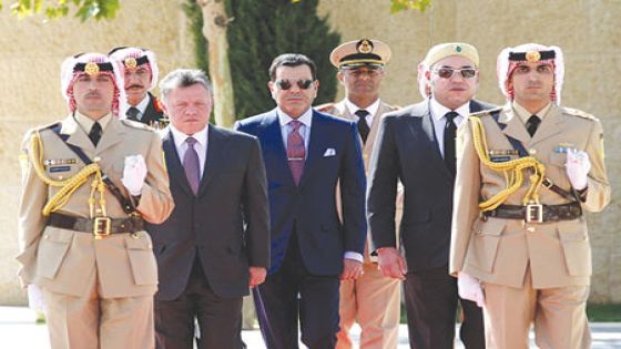 الملك يهنئ العاهل المغربي بذكرى استقلال بلاده