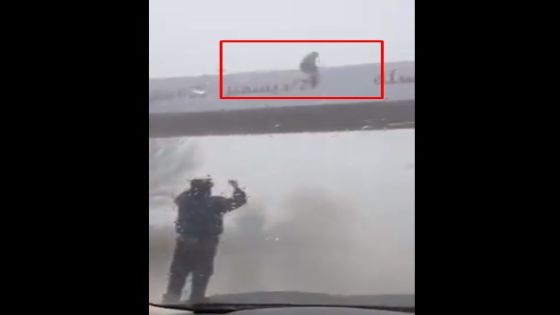 مواطن يهدد بالانتحار من فوق جسر في خلدا