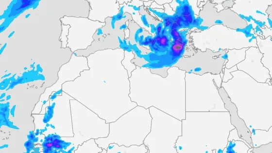 أول عاصفة مطرية في البحر المتوسط تترافق بأمطار غزيرة ورياح قوية