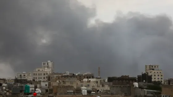 هجوم إسرائيلي على الحديدة بعد أوامر بإخلاء 3 موانئ