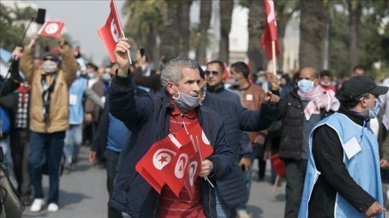 تونس.. وقفة احتجاجية تضامنا مع ضحايا النظامين السابقين