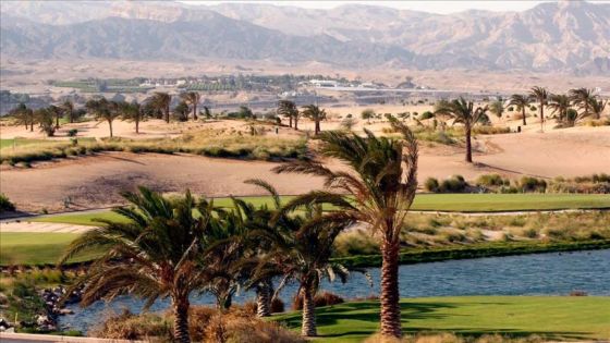 إعفاء السياح الأجانب من رسوم تأشيرة المغادرة في موقع مشروع واحة آيلة