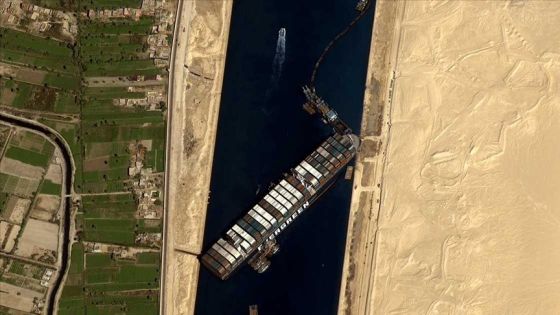 “جَزر” في مياه قناة السويس يعرقل حل أزمة السفينة الجانحة