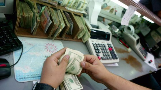 ارتفاع حوالات العاملين في الخارج إلى 2.2 مليون دولار خلال 8 شهور
